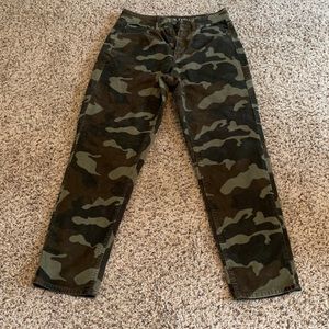 American eagle mom jeans